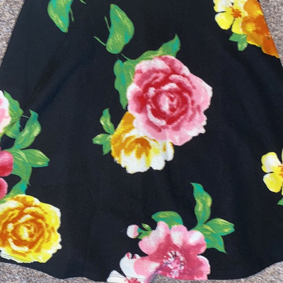 5/$25 Derek Heart Medium Dress Flowers Summer Dress - Picture 5 of 7